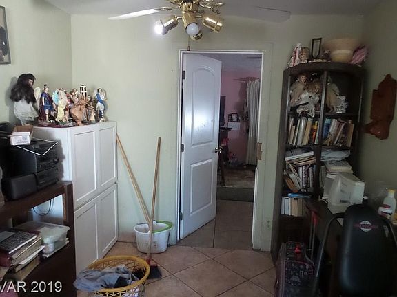5th image of 309 N 15th St