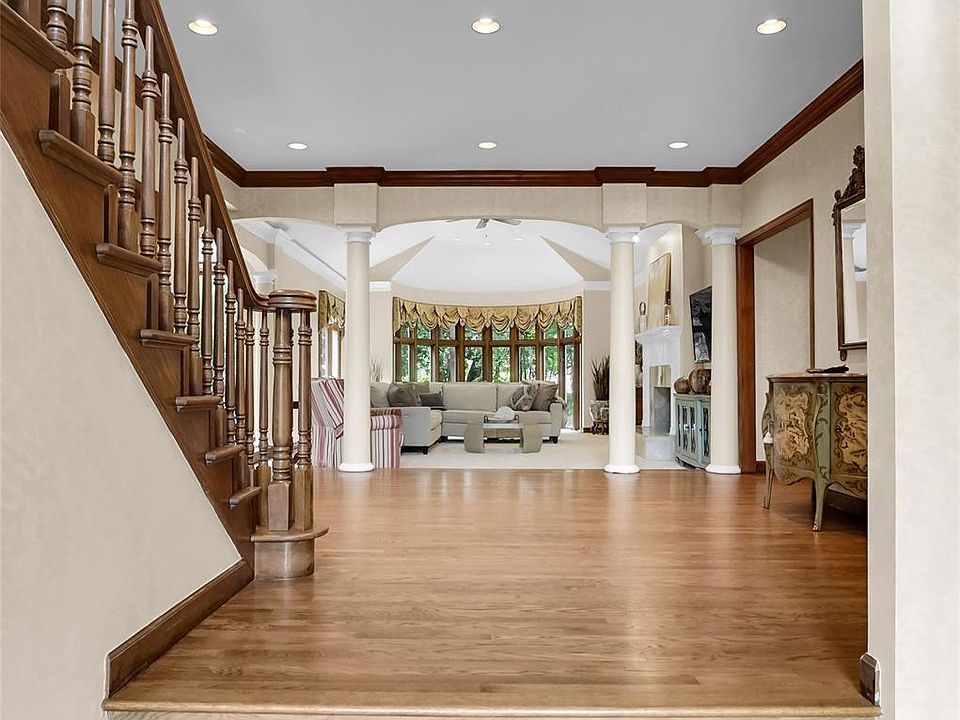 60 Kingsley Manor Dr, photo 6