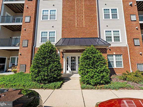 3rd image of 1600 Hardwick Ct Unit 104