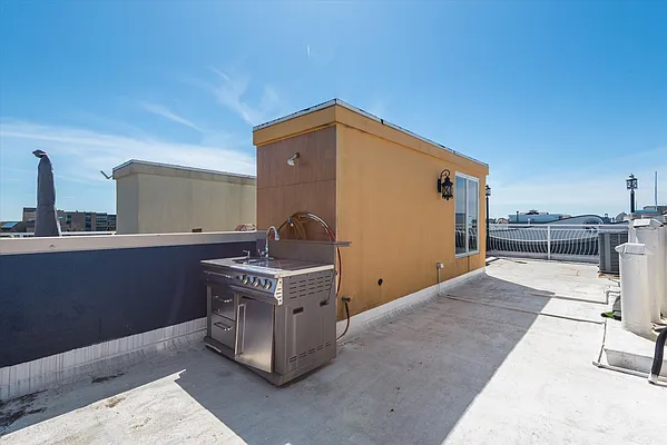 Sold by High Class Realty SB LLC | media 19