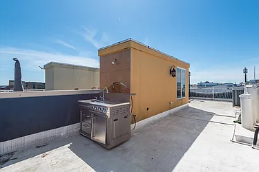 Sold by High Class Realty SB LLC