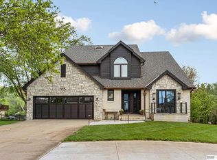 715 Riverside Dr, Waterloo, NE 68069