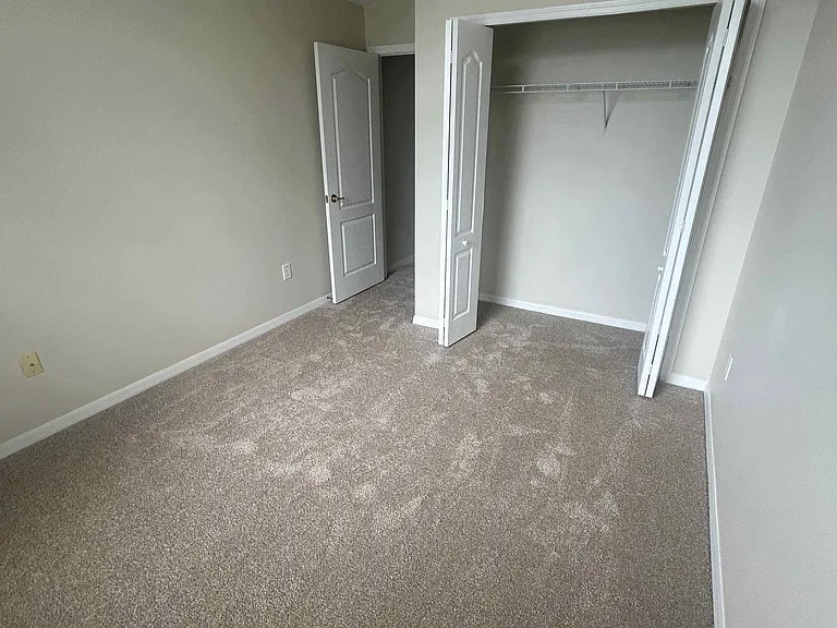 Wrencrest Dr — Photo 16
