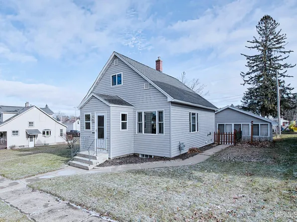 220 Iron St, Norway, MI 49870