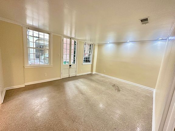 3rd image of 818 Bourbon St #1C