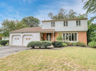 2 S Forge Ln, Cherry Hill, NJ 08002