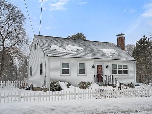 3rd image of 25 Wyman Rd