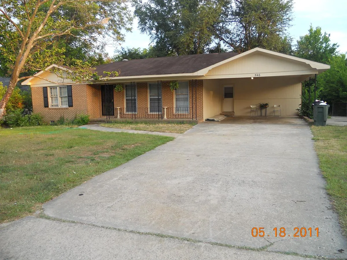546 Villa Crest Ave photo 1