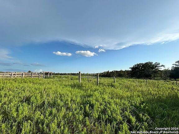 5th image of 438 county road 441