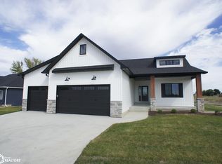 2504 Kamen Dr, Webster City, IA 50595