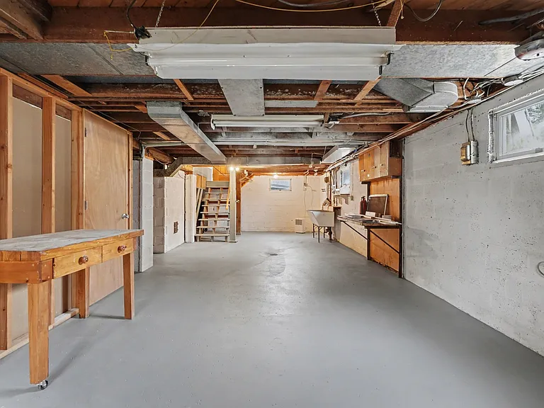 1555 Locust St — Photo 24