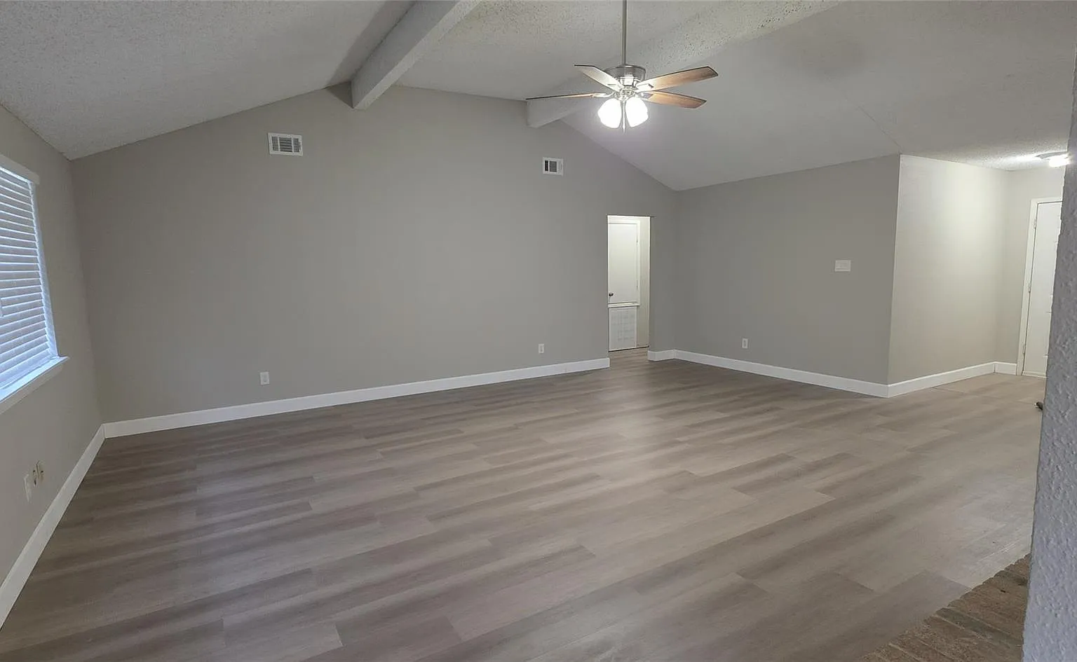 3 bed, 2.0 bath, 1761 sqft, $1,750 — Photo 4