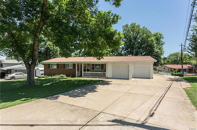 1st image of 60 Cliff Dr
