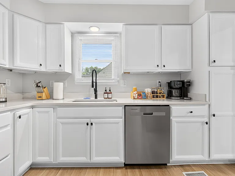 340 Buena Vista Ave — Photo 8