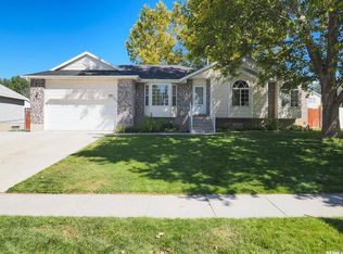 8461 S Plum Creek Dr, West Jordan, UT 84088
