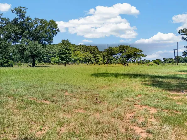 222 County Road 3505, Bullard, TX 75757