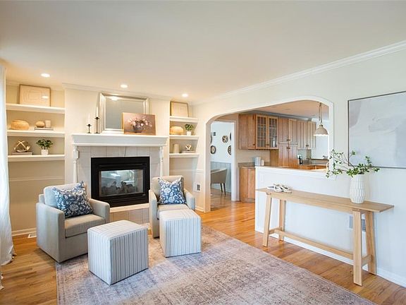 2nd image of 2605 W 50th St