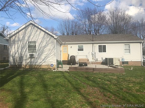 4th image of 711 Elm Street