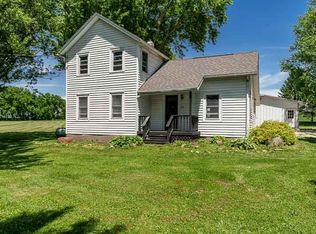 10341 E Creek Rd, Clinton, WI 53525