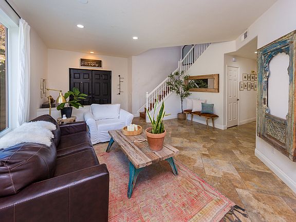2nd image of 27733 Mansfield Ct