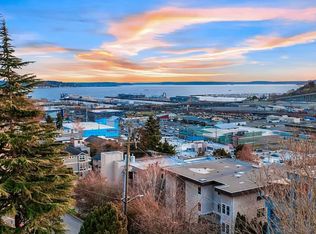 2244 13th Ave W APT 216, Seattle, WA 98119