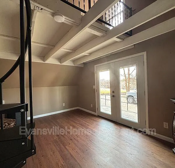 1625 N Saint Joseph Ave — Photo 6