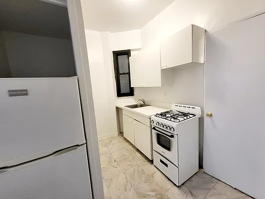 Rented by Douglas Elliman | media 8