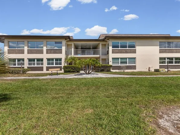 4712 Marine Pkwy APT 206, New Port Richey, FL 34652