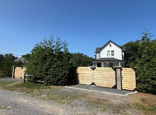 235 Cemetery Rd, East Marion, NY 11939