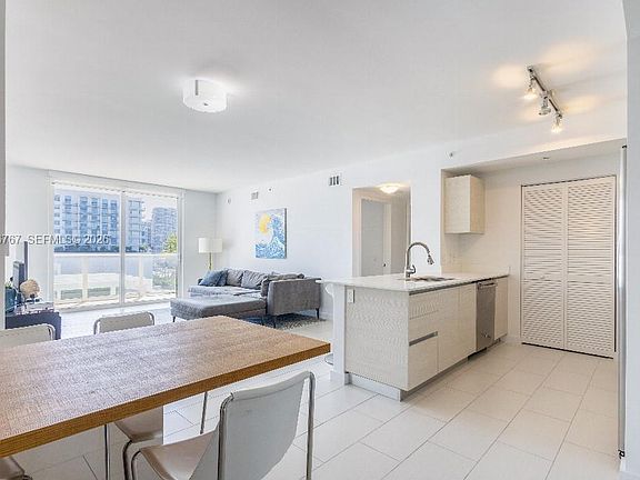 2nd image of 4250 Biscayne Blvd APT 816