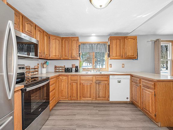 3rd image of 74 Royal Range Road