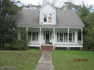402 W Georgetown St, Crystal Springs, MS 39059
