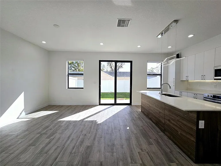 7565 Gesualdo Ct — Photo 3
