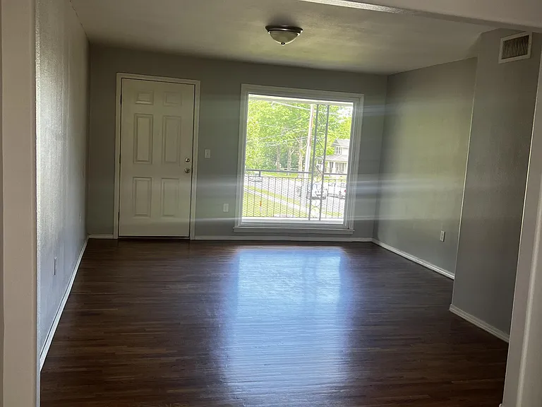 115 N Albert Pike Ave — Photo 9