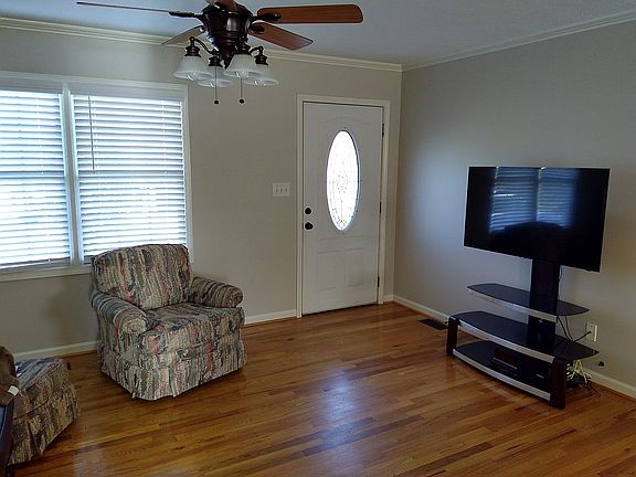2nd image of 202 Dogwood Acres Ln
