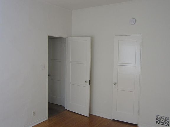 5th image of 640 S Detroit St APT 101
