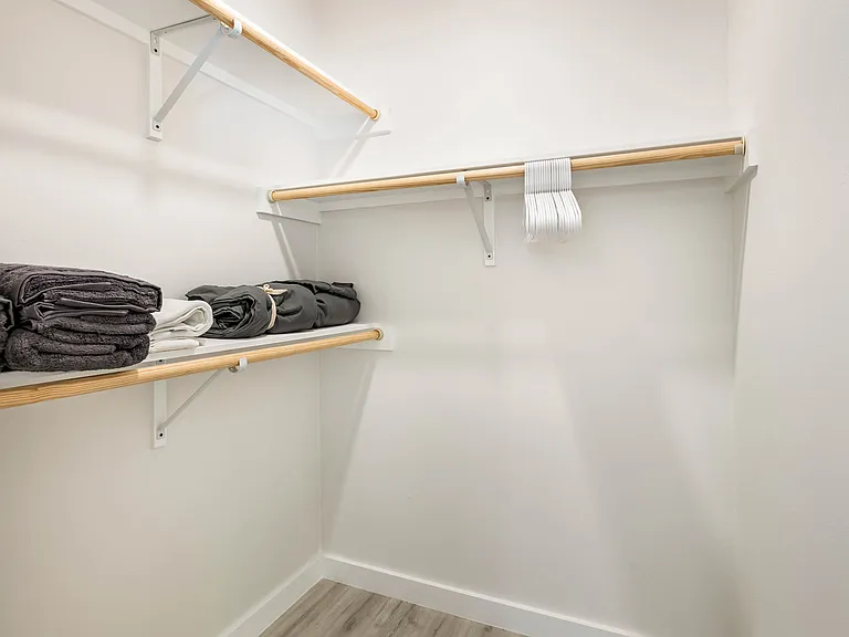 4800 Spring Meadow Cv — Photo 1