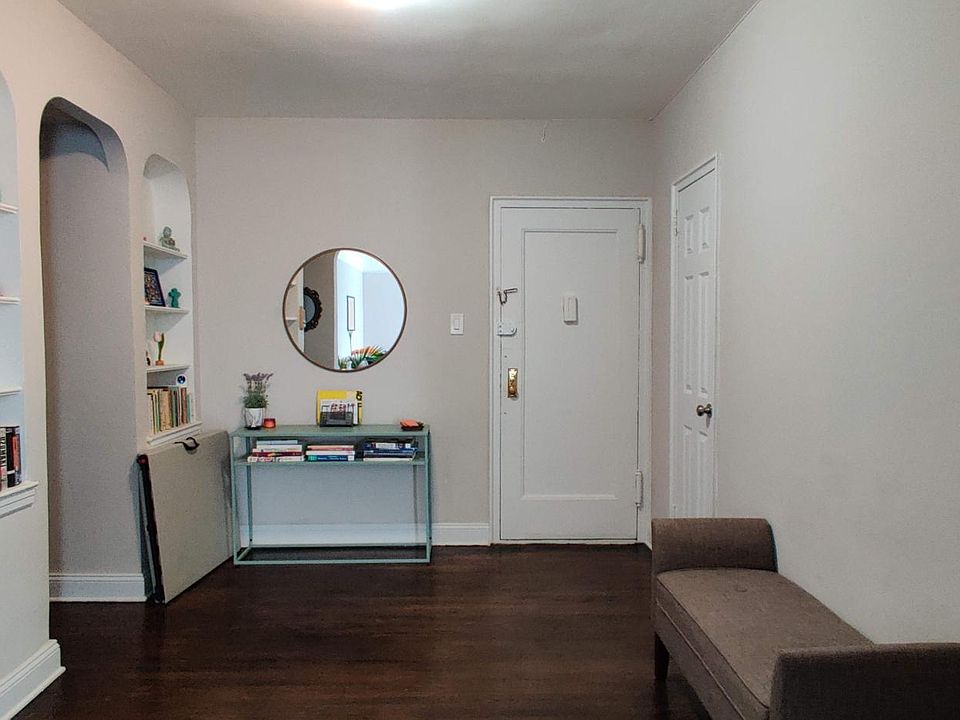 1st image of 15501 90th Ave APT 3R