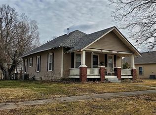 733 N Cedar St, Ottawa, KS 66067