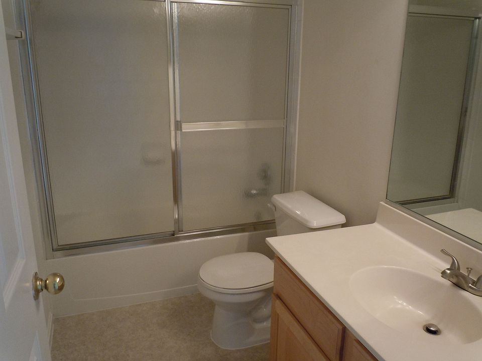 1st image of 15648 Bloomfield Dr