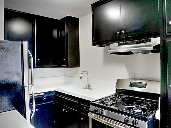 5th image of 3746 31st St #6