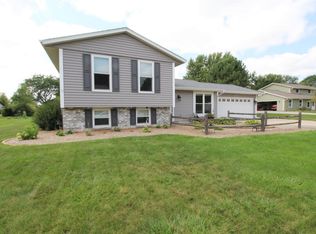 W208S10489 N Karen Ct, Muskego, WI 53150