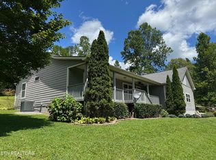 149 Opal Cir, La Follette, TN 37766
