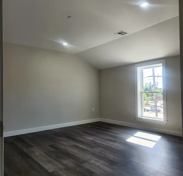 880 Main St #3 — Photo 8