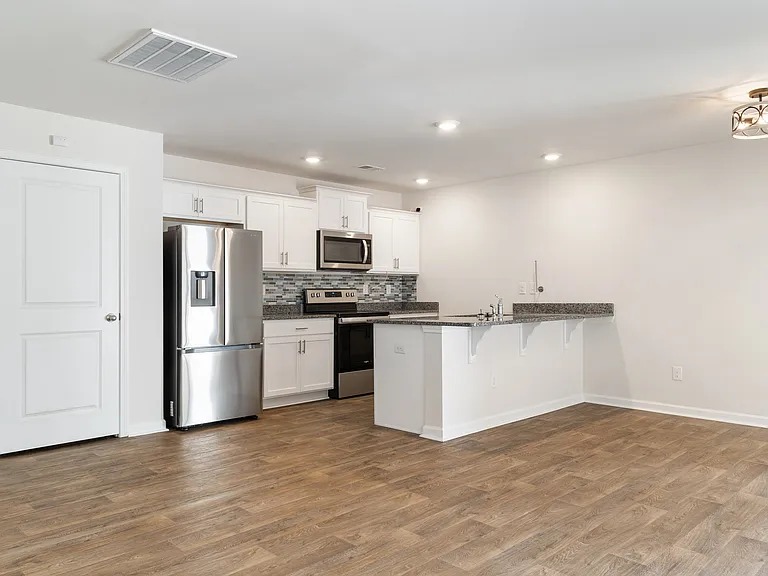 305 Oakmont Valley Trl — Photo 4