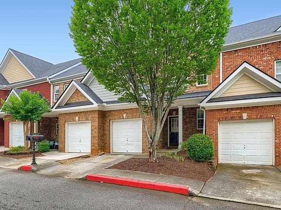 3rd image of 1725 Oakbrook Ln NW