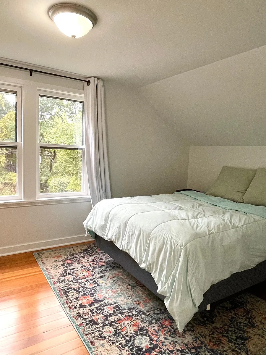 Spacious one-bedroom with closet and additional storage space. Apartment is unfurnished. - 264 Cobb Ter #UPPER