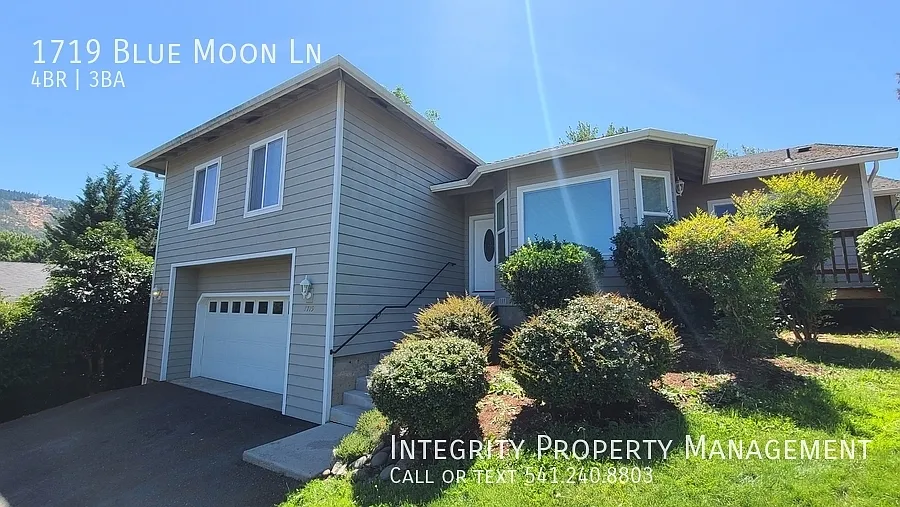 4 bed, 2.5 bath, 2039 sqft, $2,300 — Photo 2