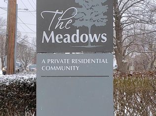 911 Meadowview Ln #911, Mont Clare, PA 19453