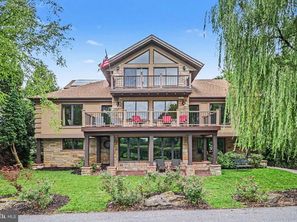 322 Olde Meadow Ln, Hershey, PA 17033